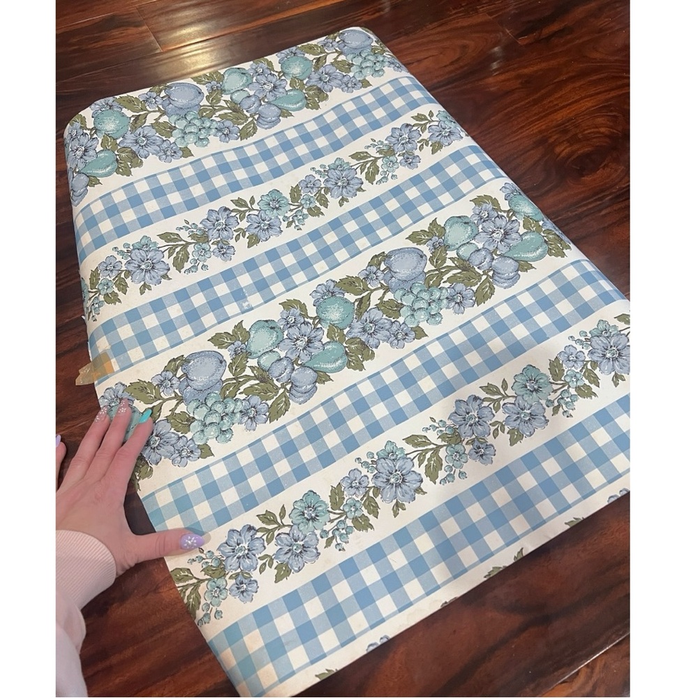 Vtg 60's/70's Blue white Checkered & Floral wallpaper roll 2ft W x 8.3ft (est)
